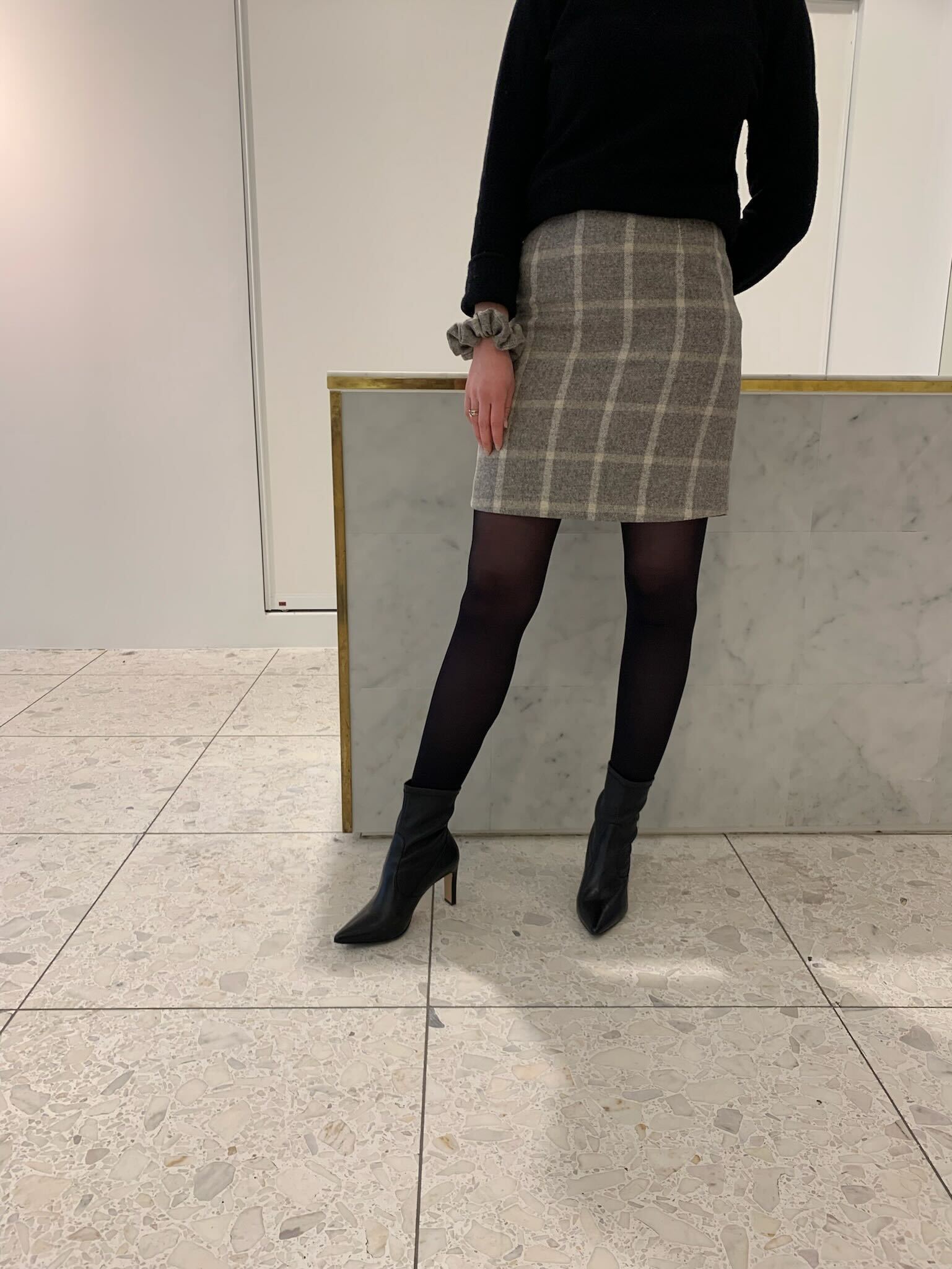 Skirt In Light Grey Grid Pattern